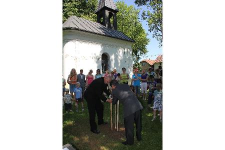 Sraz rodáků obce Vepřová 16.6.2012