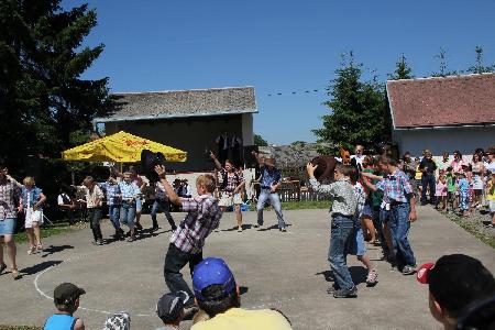 Sraz rodáků obce Vepřová 16.6.2012