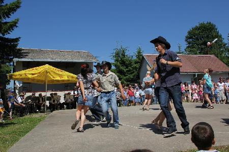 Sraz rodáků obce Vepřová 16.6.2012