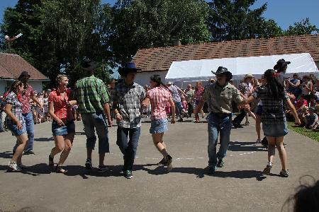 Sraz rodáků obce Vepřová 16.6.2012